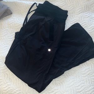 LU LU LEMON. Size 10 regular, black dance studio full length